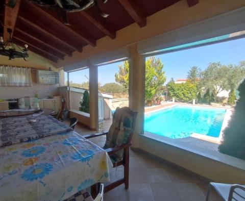 Immeuble avec vue mer à Fazana, à 500 mètres de la mer - pic 35