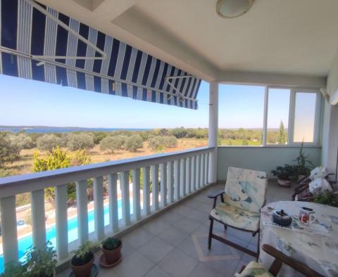 Immeuble avec vue mer à Fazana, à 500 mètres de la mer - pic 64