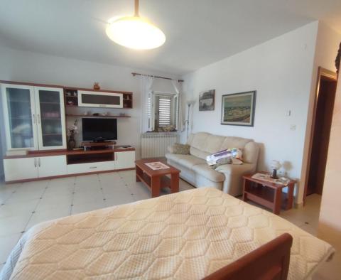 Immeuble avec vue mer à Fazana, à 500 mètres de la mer - pic 74