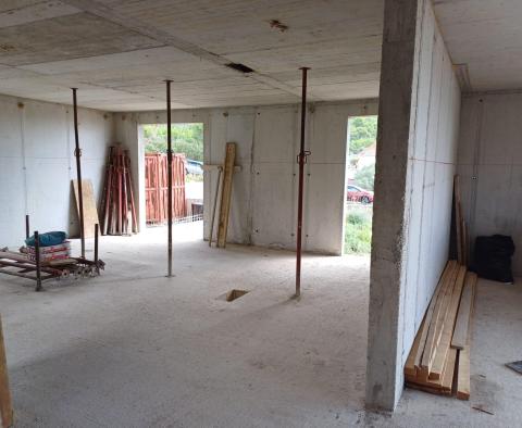 Idealny penthouse na półwyspie Ciovo w nowej butikowej rezydencji - pic 19
