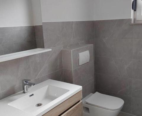 Moderní jednopatrový dům s bazénem na prodej v přírodě v Kršaně - pic 34