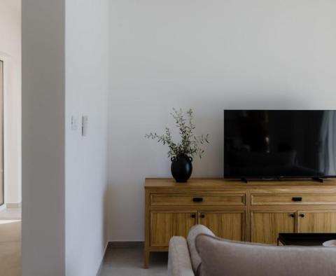 Wyjątkowa willa pierwszej linii w Vinisce z możliwością wynajęcia na sprzedaż - pic 23