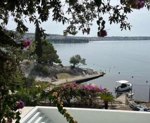 Seltene neue Villa in der 1. Reihe zum Meer auf Ciovo - foto 11