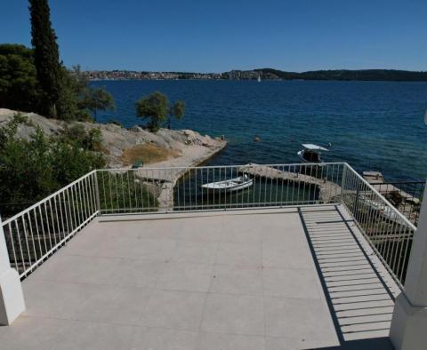 Seltene neue Villa in der 1. Reihe zum Meer auf Ciovo - foto 35