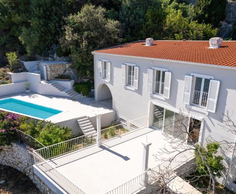 Seltene neue Villa in der 1. Reihe zum Meer auf Ciovo - foto 3