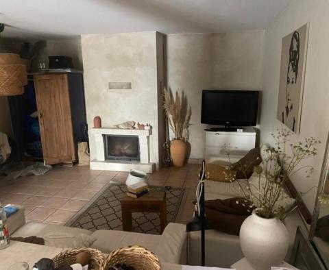 Wunderschöne Wohnung in Njivice, Omišalj, 450 Meter vom Meer entfernt - foto 7