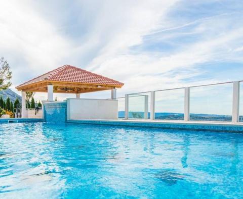 Impressive villa in the mounts overlooking Split riviera - pic 5