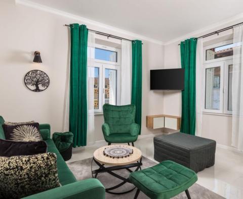 Exklusive Wohnung in einer österreichisch-ungarischen Villa in Lovran, mit Meerblick, 100 m vom Strand entfernt + 25m2 Wohnung - foto 2