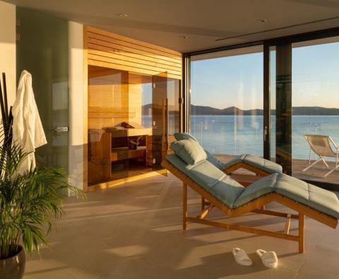 Csodálatos 1. vonalbeli modern villa a tengerparton Zadar környékén - pic 22