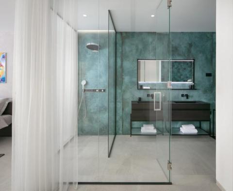 Csodálatos 1. vonalbeli modern villa a tengerparton Zadar környékén - pic 14