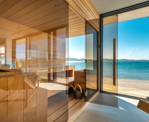 Csodálatos 1. vonalbeli modern villa a tengerparton Zadar környékén - pic 48