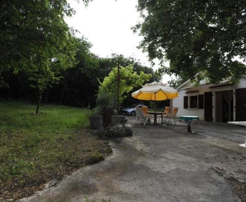 Skvělá nemovitost na prodej v oblasti Rovinj jen 1 km od moře, téměř 2 ha půdy! - pic 23