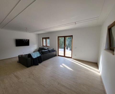 Nouvelle maison individuelle avec une intimité totale dans le quartier de Barban - pic 9