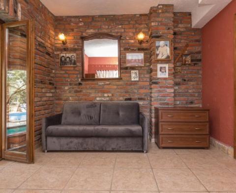 Propriété touristique de 10 logements sur Vir, composée des deux appart-houses - pic 46
