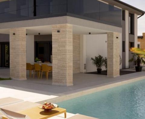 Modern villa úszómedencével Rovinj környékén, 6 km-re a tengertől - pic 13