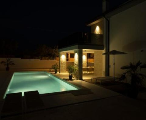 Modern villa úszómedencével Rovinj környékén, 6 km-re a tengertől - pic 16