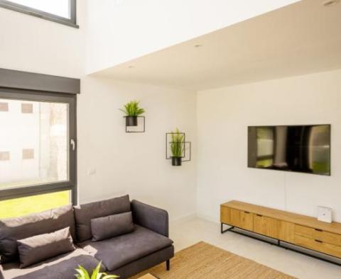 Modern villa úszómedencével Rovinj környékén, 6 km-re a tengertől - pic 22