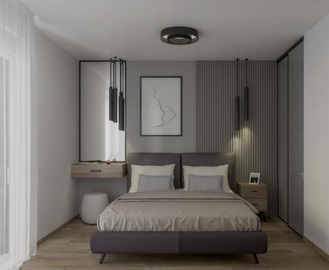 Neodolatelně okouzlující penthouse se střešní terasou na Čiovu v nové rezidenci 150 metrů od moře - pic 11