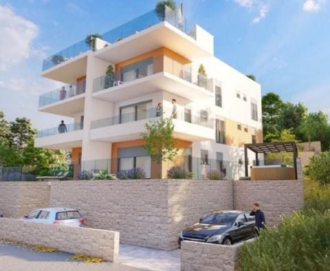 Neodolatelně okouzlující penthouse se střešní terasou na Čiovu v nové rezidenci 150 metrů od moře - pic 7