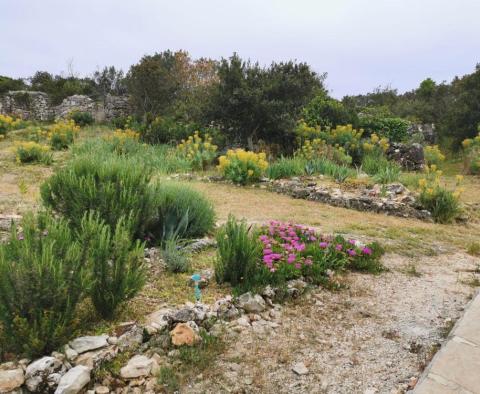 Magnifique maison en pierre avec vue dégagée sur la mer sur l'île d'Iz dans la région de Zadar - pic 9
