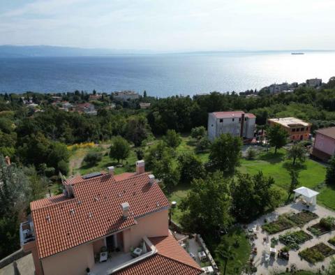 Apartment building of 700m2 with a swimming pool in Lovran + 6000m2 of land with a project for a wellness resort with 28 rooms - pic 7