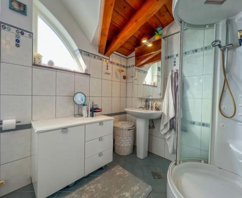 Kedvezményes! Kiváló apartman egy újabb épületben, medencével a strand közelében, panorámás kilátással és garázzsal Iciciben! - pic 23