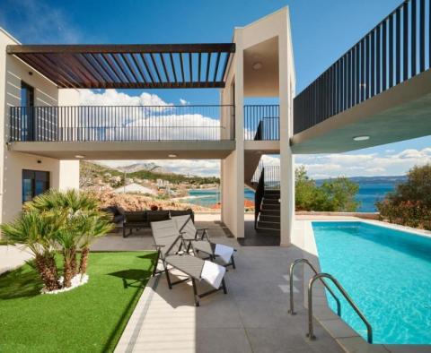 Új, rendkívüli villa az Omis riviérán, 50 méterre a tengertől - pic 4