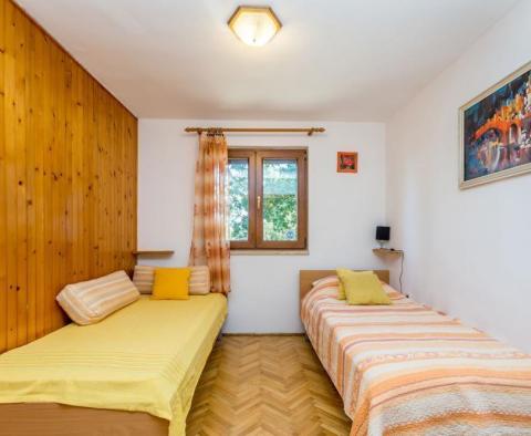 Dům se 3 apartmány v Risika, oblast Vrbnik, ostrov Krk - pic 9