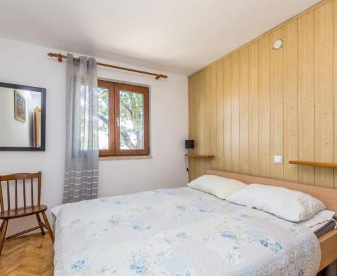 Dům se 3 apartmány v Risika, oblast Vrbnik, ostrov Krk - pic 10