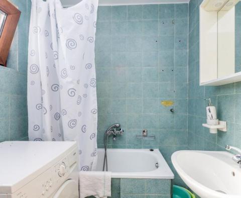 Dům se 3 apartmány v Risika, oblast Vrbnik, ostrov Krk - pic 11