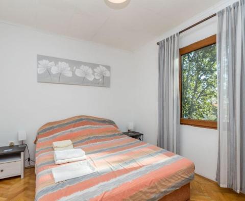 Dům se 3 apartmány v Risika, oblast Vrbnik, ostrov Krk - pic 14