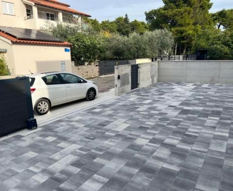 Újonnan épült villa Medulinban, panorámás kilátással a tengerre - pic 15