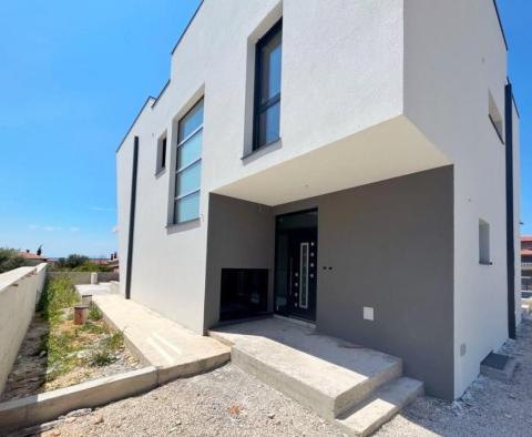 Újonnan épült villa Medulinban, panorámás kilátással a tengerre - pic 24