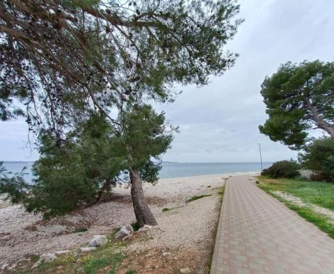 Egyedülálló projekt a csodálatos kavicsos strand mellett Pula külvárosában - pic 6