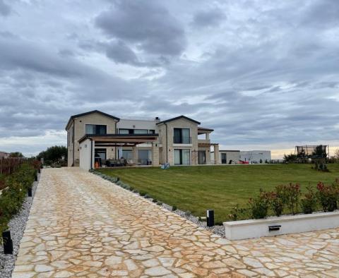 New luxury villa in Porec area - with distant sea views - pic 4