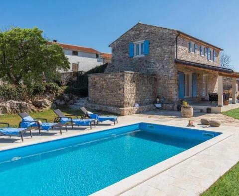 Indigenous stone villa in Lovrec with a spacious estate of 9000 sq.m. - pic 2