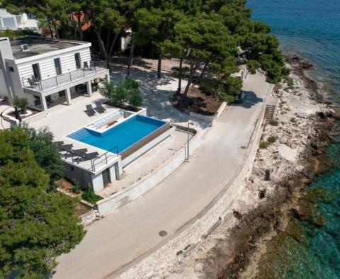 New villa on Brac on the 1st line to the sea, with boat mooring - pic 9