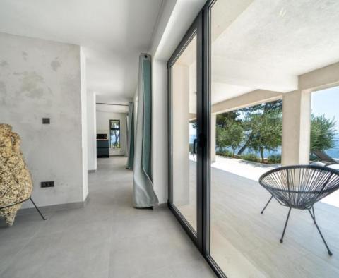 New villa on Brac on the 1st line to the sea, with boat mooring - pic 12