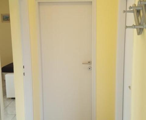 Semi-detached house with sea views in Seget Vranjica, with three apartments - pic 15