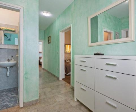 Samostatná vila s bazénem v oblasti Rabac-Labin, na 9400 m2. ze země - pic 26