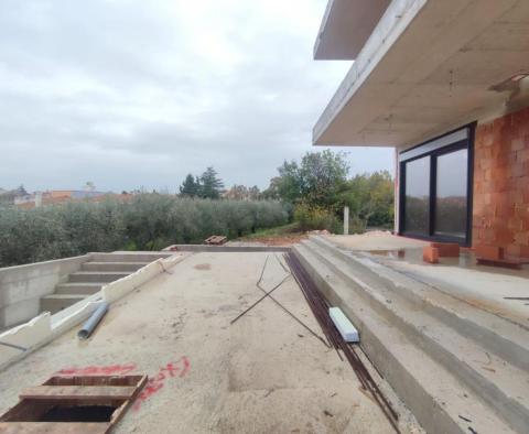 Villa moderne près de la plage entourée de verdure dans la région de Medulin-Vinkuran - pic 25