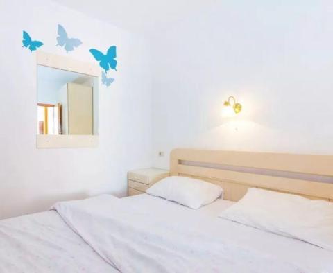 Dwa apartamenty z dużym tarasem i miejscami parkingowymi w Kostrena, Glavani - pic 11