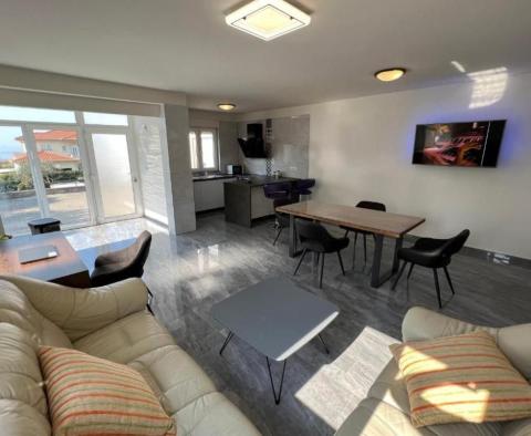 Dwa apartamenty z dużym tarasem i miejscami parkingowymi w Kostrena, Glavani - pic 24