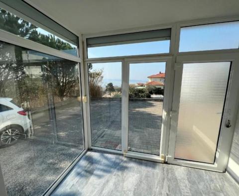 Dwa apartamenty z dużym tarasem i miejscami parkingowymi w Kostrena, Glavani - pic 27