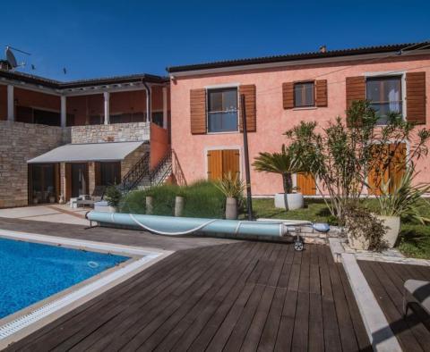 Spacious villa with a large building plot in Rovinj - pic 6