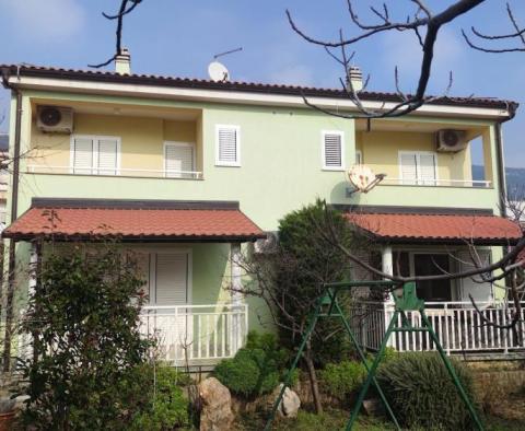 Haus zum Verkauf in Baška, Insel Krk, 500 Meter vom Meer entfernt - foto 2