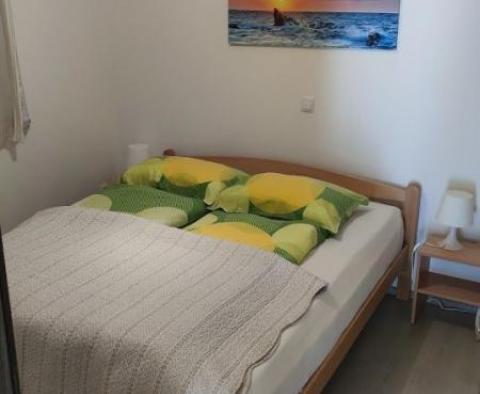 Haus zum Verkauf in Baška, Insel Krk, 500 Meter vom Meer entfernt - foto 36