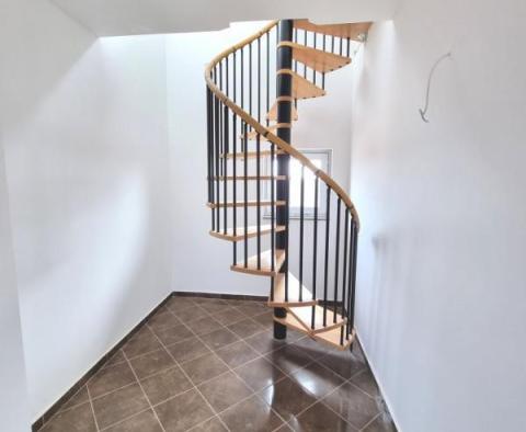 Maison à Marcana, avec garage - pic 9