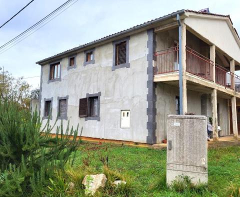 Dom z 2 apartamentami w Poreču, 5 km od morza - pic 2