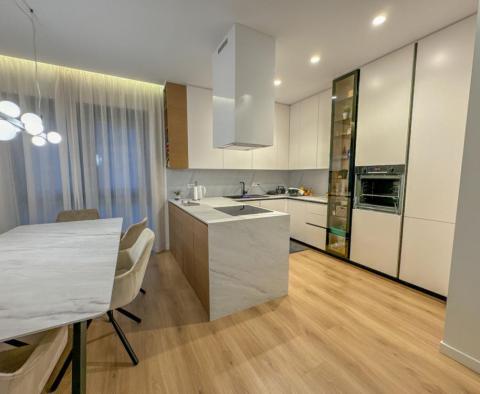 Exkluzivní penthouse s výjimečným výhledem na moře, bazénem a garáží v Opatiji - pic 16